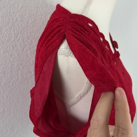 Elegant Red Women's Top - Picture 6 of 7